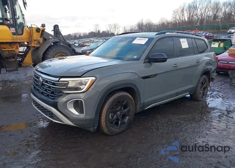 2024 Volkswagen Atlas 2.0T Peak Edition Se W/Technology z USA, uszkodzony, nr VIN 1V2CR2CA1RC558081